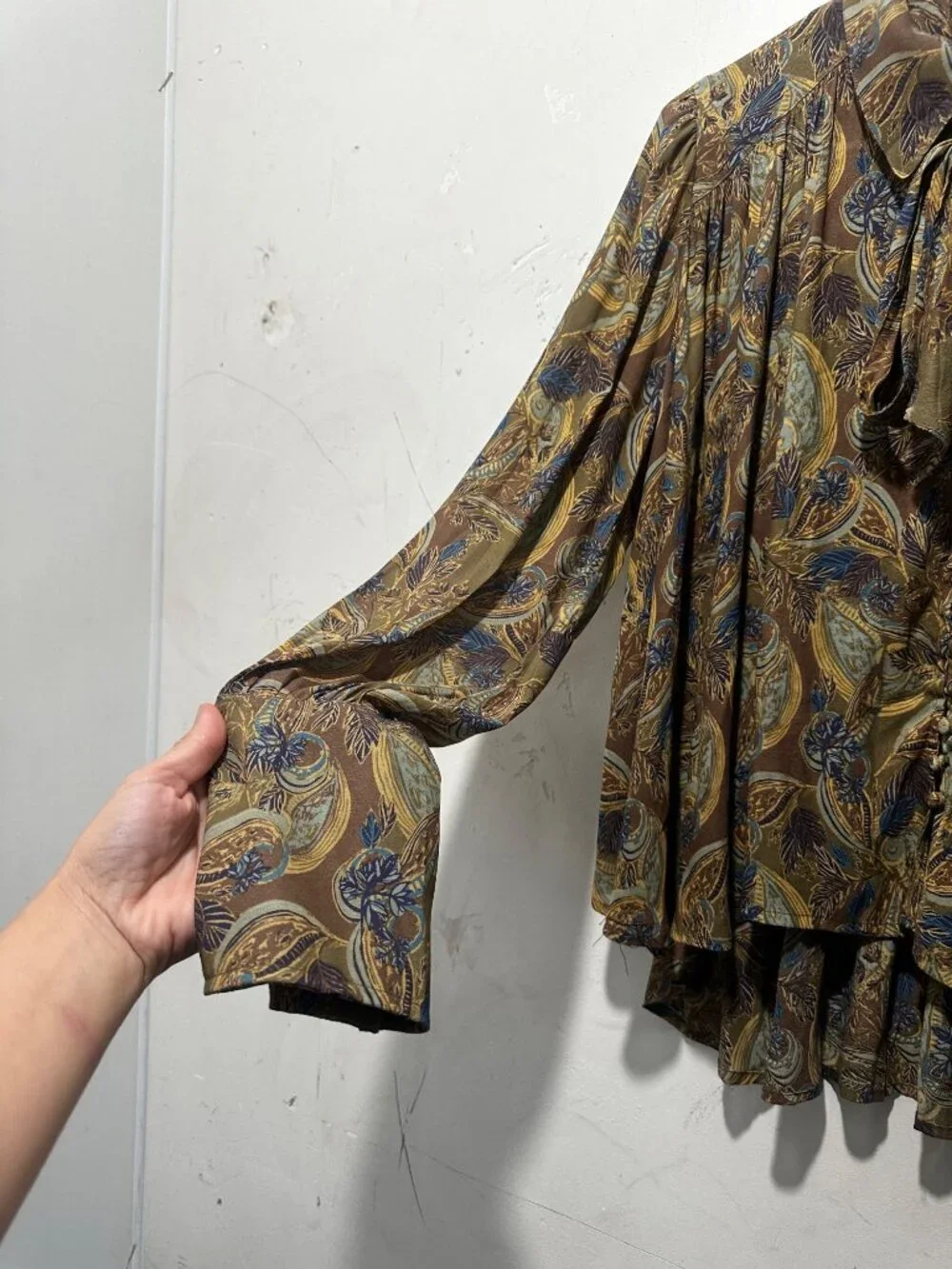 Free People Paisley Pleated Top Women Small Green Collared Tie Long Sleeve Flowy - Picture 11 of 16